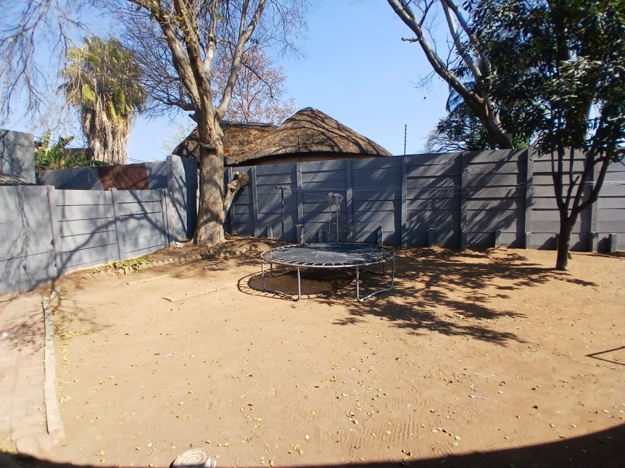 To Let Commercial Property for Rent in Rustenburg Central North West
